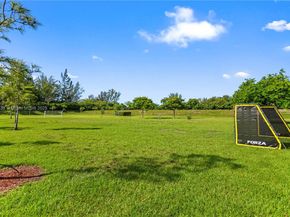 19111 NE 8th Ct, Miami FL 33179