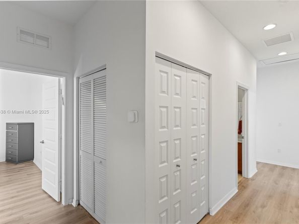 19111 NE 8th Ct, Miami FL 33179