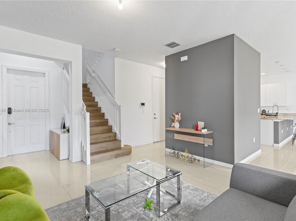 19111 NE 8th Ct, Miami FL 33179