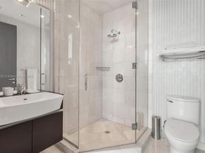 200 Biscayne Boulevard Way 5211, Miami FL 33131