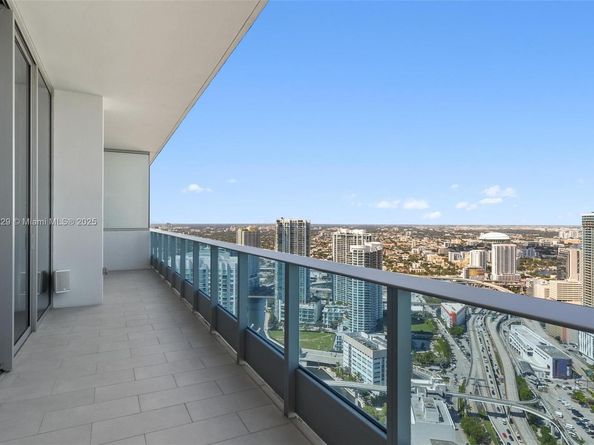 200 Biscayne Boulevard Way 5211, Miami FL 33131
