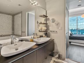 200 Biscayne Boulevard Way 5211, Miami FL 33131