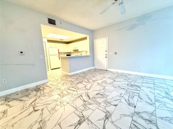 2015 SE 10th Ave 127, Fort Lauderdale FL 33316