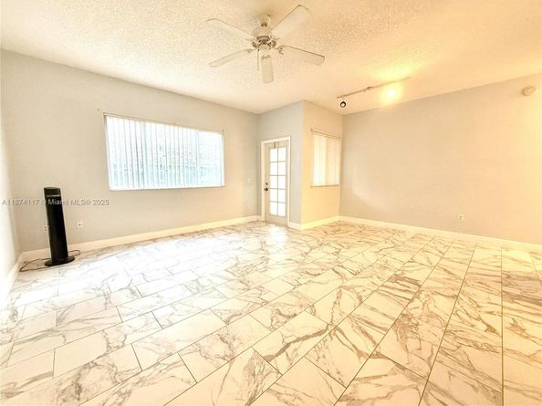 2015 SE 10th Ave 127, Fort Lauderdale FL 33316