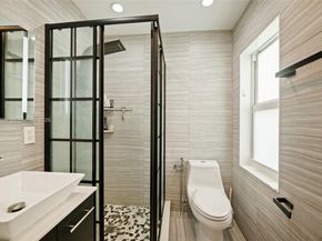 6870 Thomas St, Hollywood FL 33024