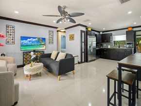 6870 Thomas St, Hollywood FL 33024