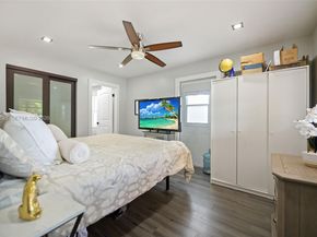 6870 Thomas St, Hollywood FL 33024