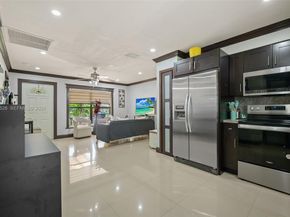 6870 Thomas St, Hollywood FL 33024