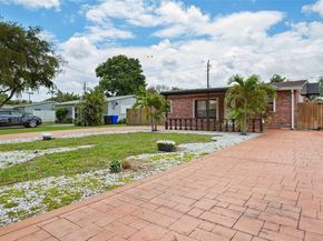 6870 Thomas St, Hollywood FL 33024