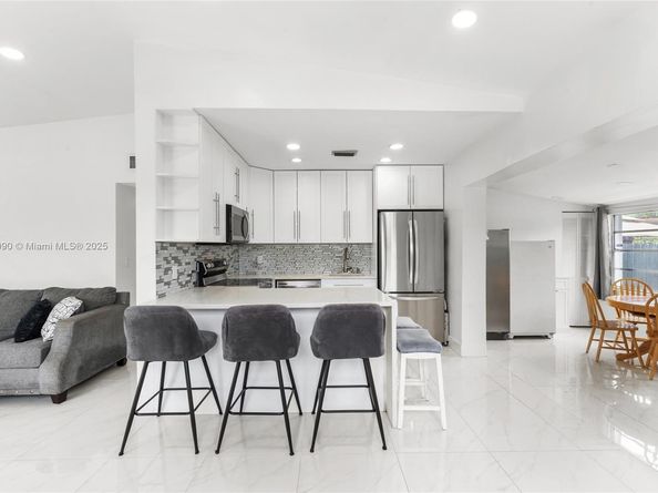3331 SW 88th Ct, Miami FL 33165