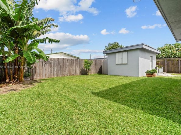 3331 SW 88th Ct, Miami FL 33165