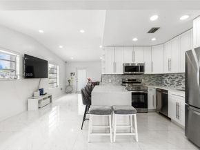 3331 SW 88th Ct, Miami FL 33165