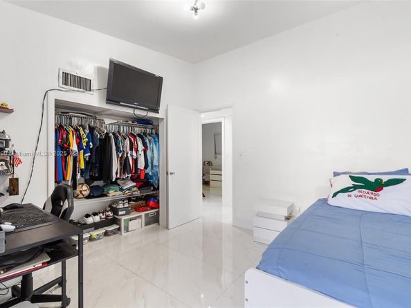 3331 SW 88th Ct, Miami FL 33165