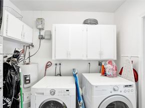 5706 Lincoln St, Hollywood FL 33021