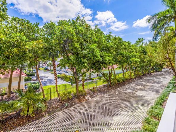 3001 NE 185th St 219, Aventura FL 33180