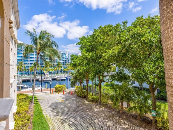 3001 NE 185th St 219, Aventura FL 33180