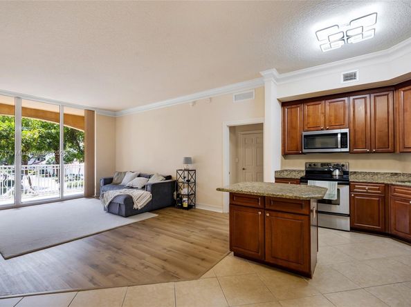 3001 NE 185th St 219, Aventura FL 33180