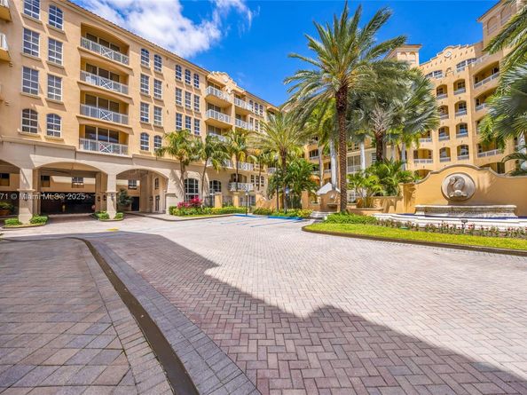 3001 NE 185th St 219, Aventura FL 33180
