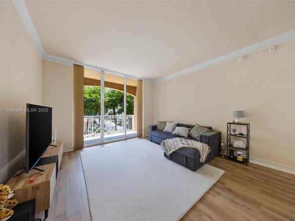 3001 NE 185th St 219, Aventura FL 33180