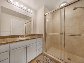 3001 NE 185th St 219, Aventura FL 33180