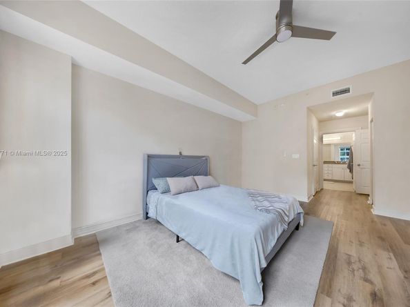 3001 NE 185th St 219, Aventura FL 33180