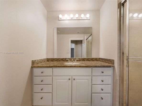 3001 NE 185th St 219, Aventura FL 33180
