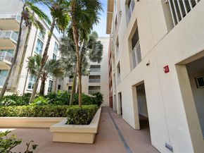 7275 SW 90th St C208, Miami FL 33156