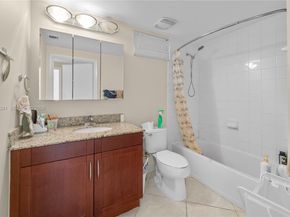 7275 SW 90th St C208, Miami FL 33156