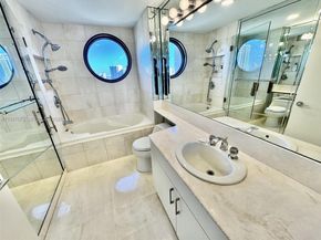 2000 Island Blvd 1801, Aventura FL 33160