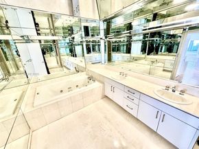 2000 Island Blvd 1801, Aventura FL 33160