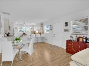 841 Meadowlark Ln, Delray Beach FL 33445