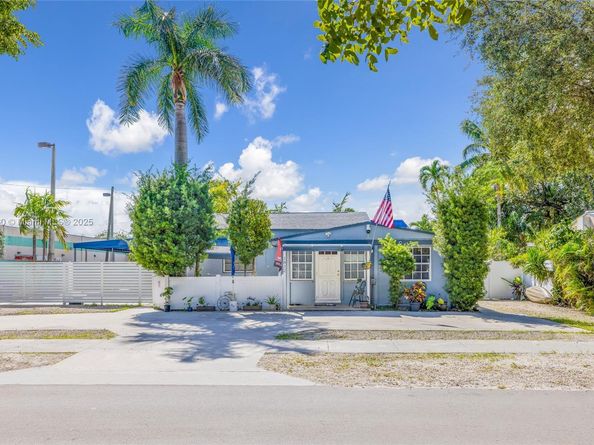 1812 Coolidge St, Hollywood FL 33020