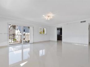 3860 NE 170th St 205, North Miami Beach FL 33160