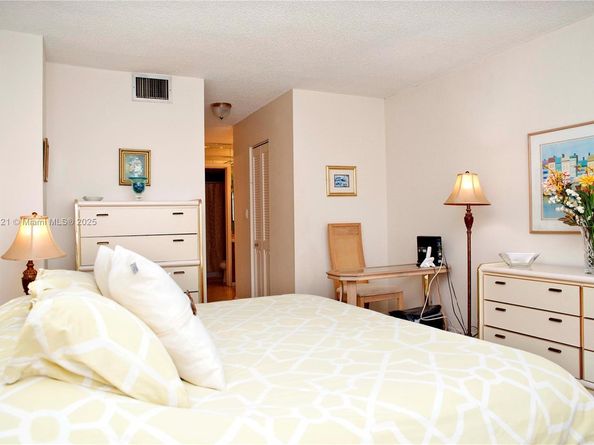 2201 S Ocean Dr 1606, Hollywood FL 33019
