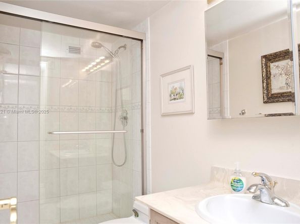 2201 S Ocean Dr 1606, Hollywood FL 33019