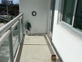 7135 Collins 533, Miami Beach FL 33141