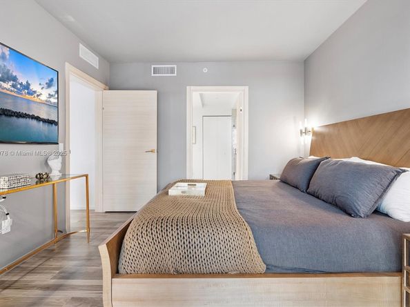 801 S Miami Ave 2509, Miami FL 33130