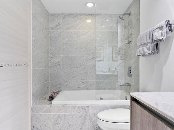 801 S Miami Ave 2509, Miami FL 33130