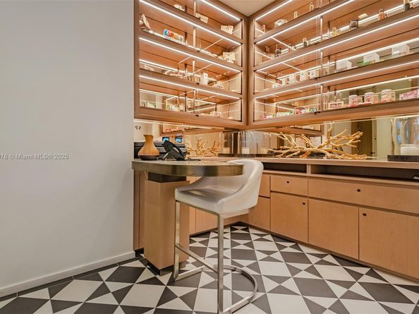 801 S Miami Ave 2509, Miami FL 33130