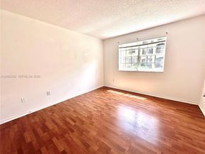 215 SW 117th Ter 14104, Pembroke Pines FL 33025