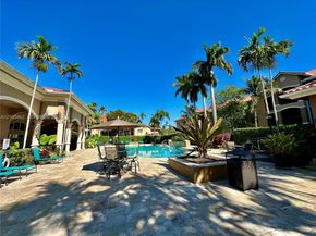 215 SW 117th Ter 14104, Pembroke Pines FL 33025