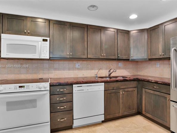 145 SE 25th Rd 602, Miami FL 33129