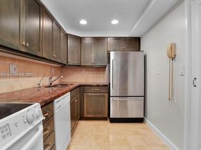 145 SE 25th Rd 602, Miami FL 33129