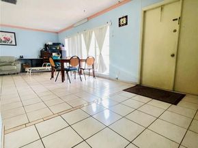 8203 NW 73rd Ter, Tamarac FL 33321