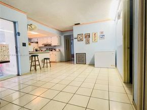 8203 NW 73rd Ter, Tamarac FL 33321