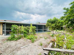 8203 NW 73rd Ter, Tamarac FL 33321