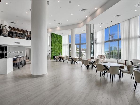 1000 E Island Blvd 503, Aventura FL 33160