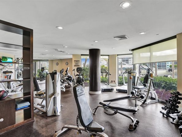 1000 E Island Blvd 503, Aventura FL 33160