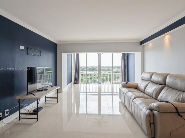 4400 Hillcrest Dr 916B, Hollywood FL 33021