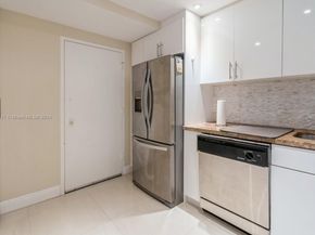 4400 Hillcrest Dr 916B, Hollywood FL 33021